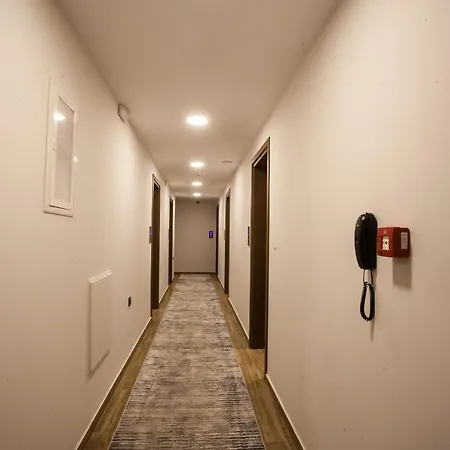 酒店 River House 特里卡拉